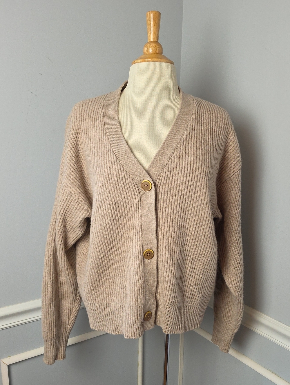 PATAGONIA Women's Recycled Wool Blend V-Neck Ribbed 3 Button Cardigan Sweater L